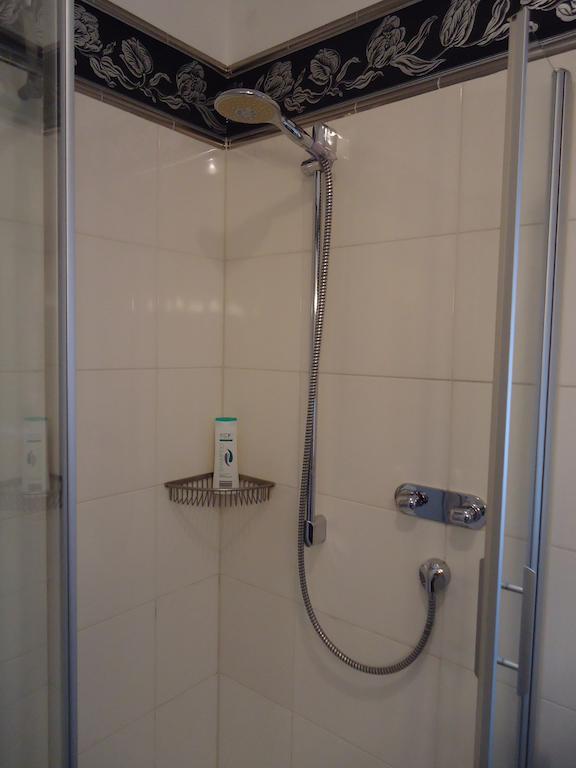 Air Boardinghouse Tulip Stockum, Zu Fuss - 3 Minuten Zur Messe Dusseldorf Ngoại thất bức ảnh