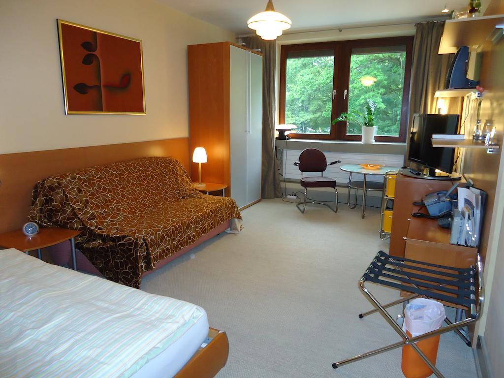 Air Boardinghouse Tulip Stockum, Zu Fuss - 3 Minuten Zur Messe Dusseldorf Phòng bức ảnh